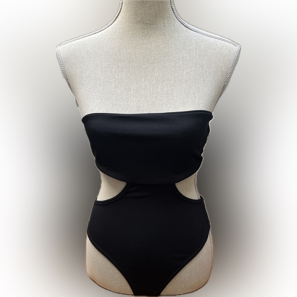 NWT Nasty Gal Cutout Top Bodysuit, Black, size 2